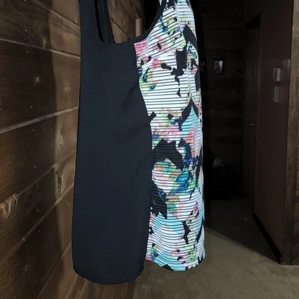 Three Pink Hearts Tank Top​ - Picture 4 of 8